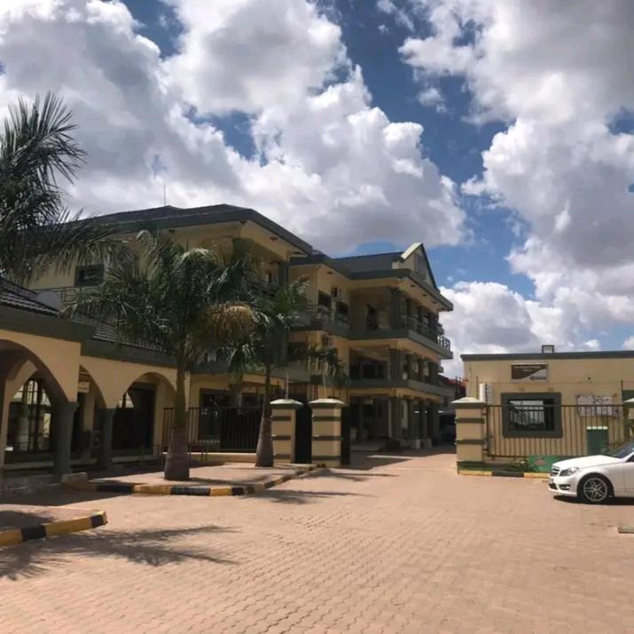 The Prince Charles Hotel Лусака Экстерьер фото